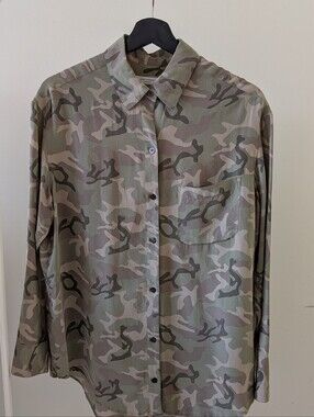 Equipment Silk Size S Camouflage Button-Up Shirt in Olive & Taupe